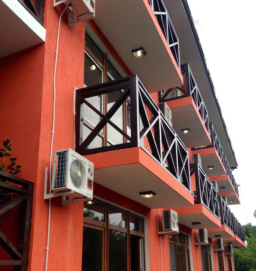 Viktoria Hotel Pizunda Esterno foto