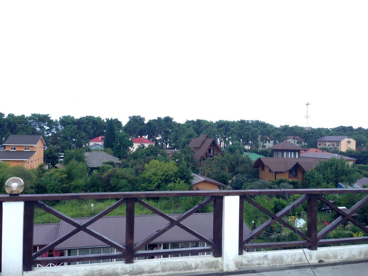 Viktoria Hotel Pizunda Esterno foto