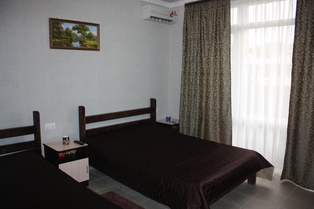 Viktoria Hotel Pizunda Esterno foto